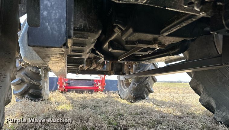 image for item OM9866 Mahindra  MForce 105P MFWD tractor