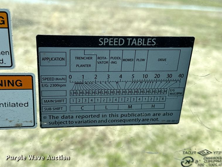 image for item OM9866 Mahindra  MForce 105P MFWD tractor