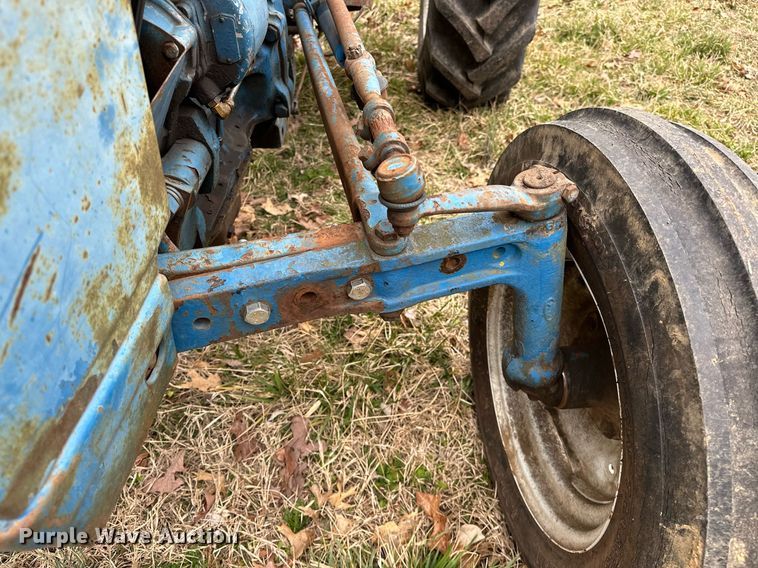 image for item OM9872 1971 Ford 3000 tractor