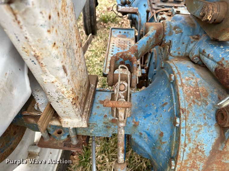 image for item OM9872 1971 Ford 3000 tractor