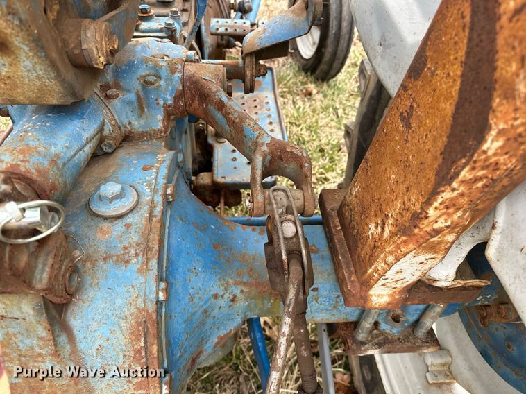 image for item OM9872 1971 Ford 3000 tractor