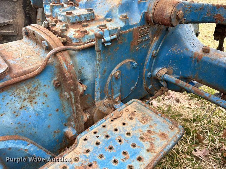 image for item OM9872 1971 Ford 3000 tractor