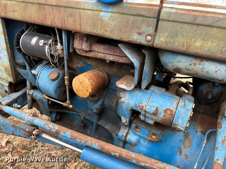 image for item OM9872 1971 Ford 3000 tractor