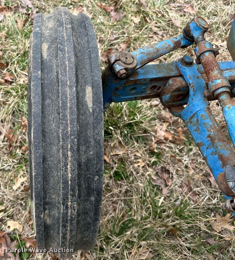 image for item OM9872 1971 Ford 3000 tractor