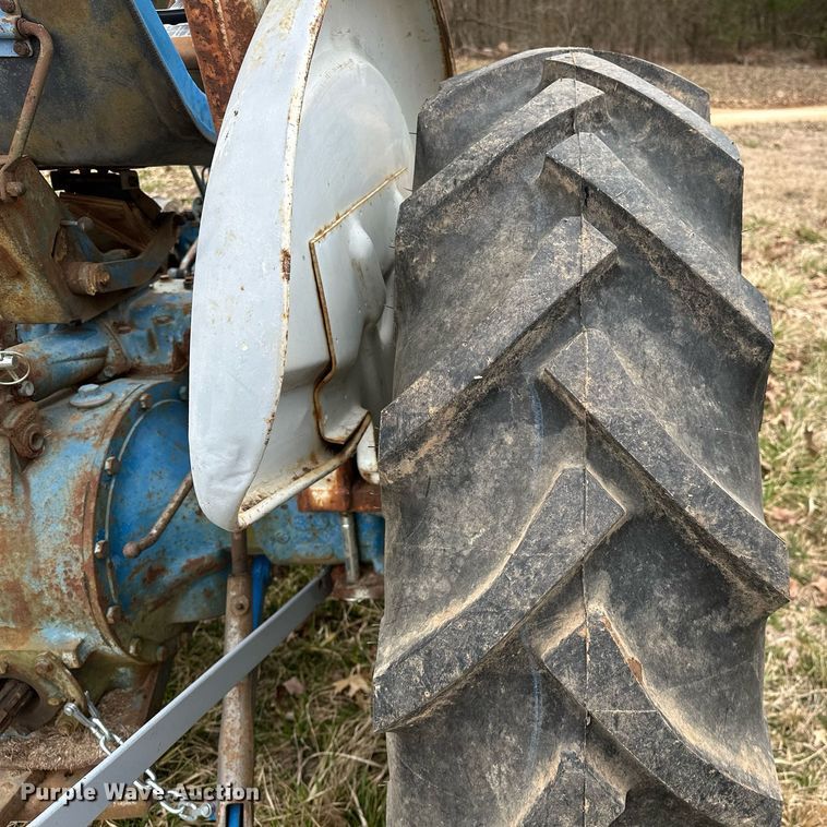 image for item OM9872 1971 Ford 3000 tractor