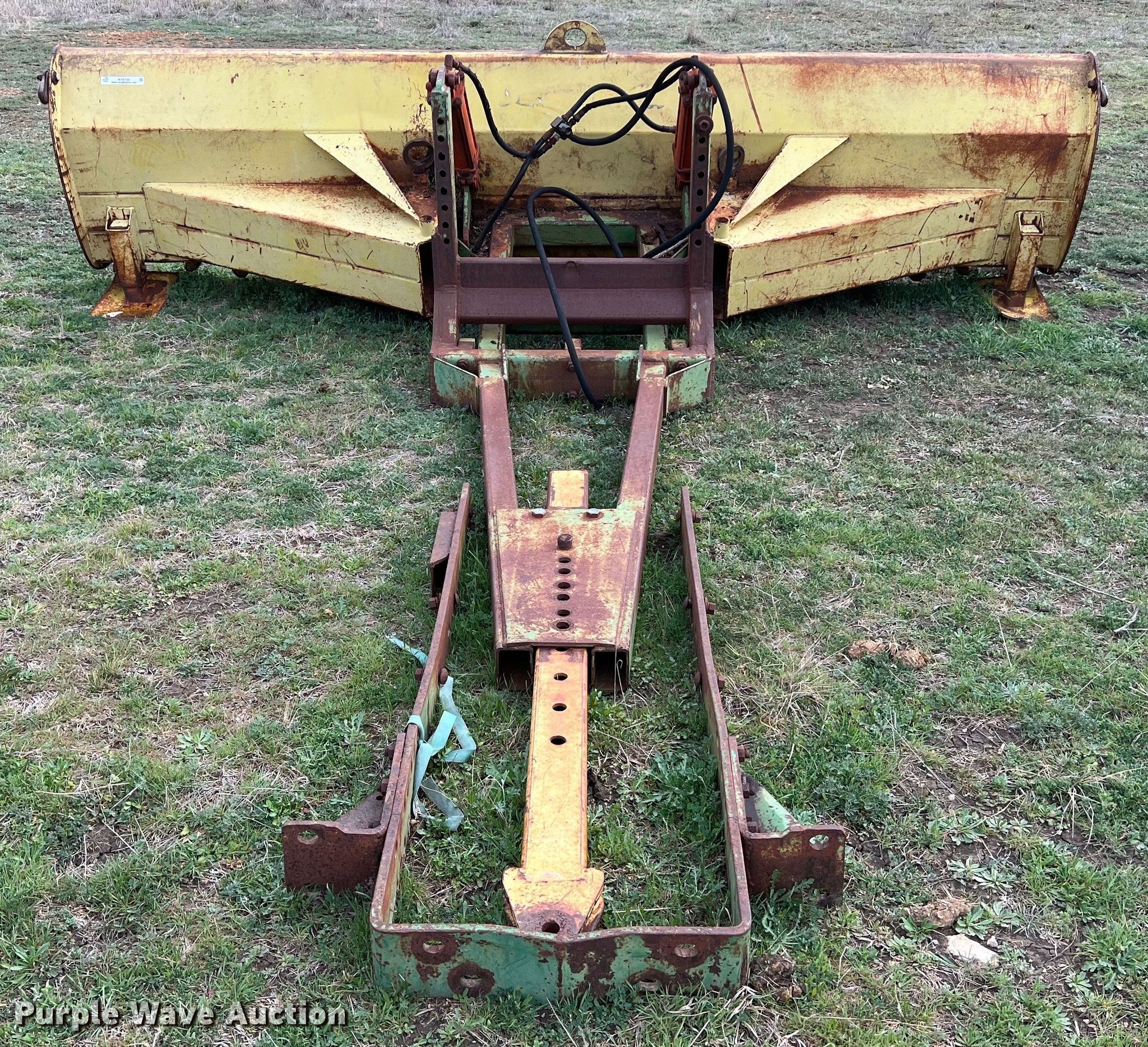 Blade in Gouldbusk, TX Item KV9798 for sale Purple Wave