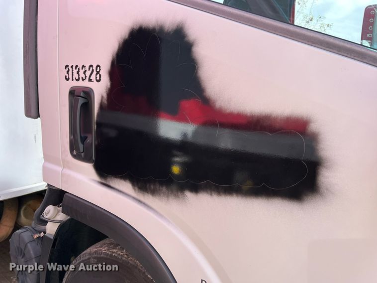 image for item DH8593 2013 Isuzu NRR box truck