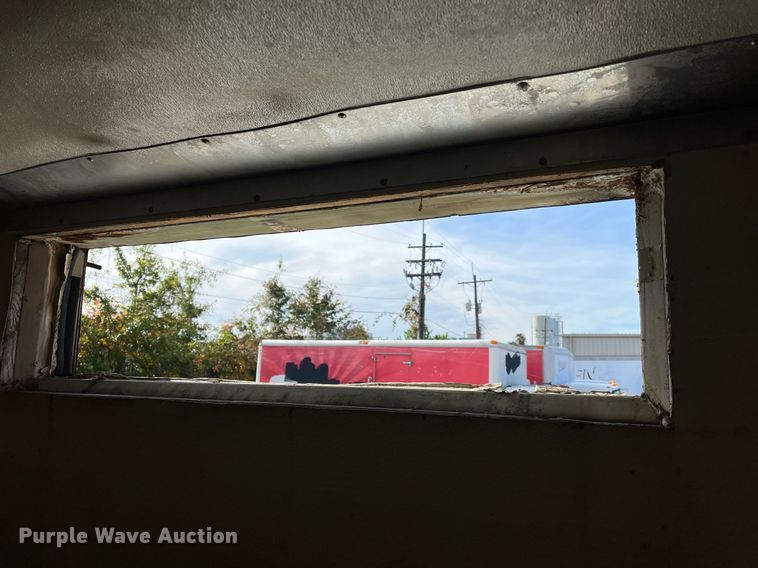 image for item DH8593 2013 Isuzu NRR box truck