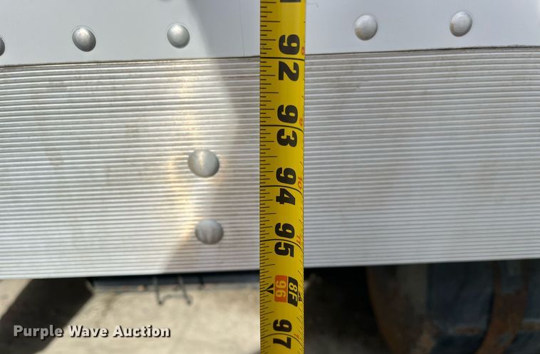 image for item DH8593 2013 Isuzu NRR box truck