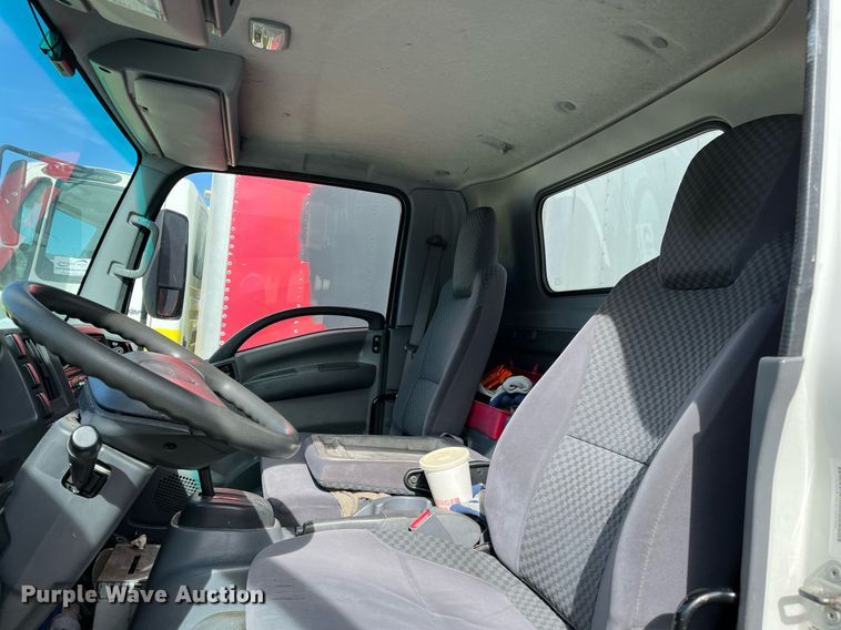 image for item DH8593 2013 Isuzu NRR box truck