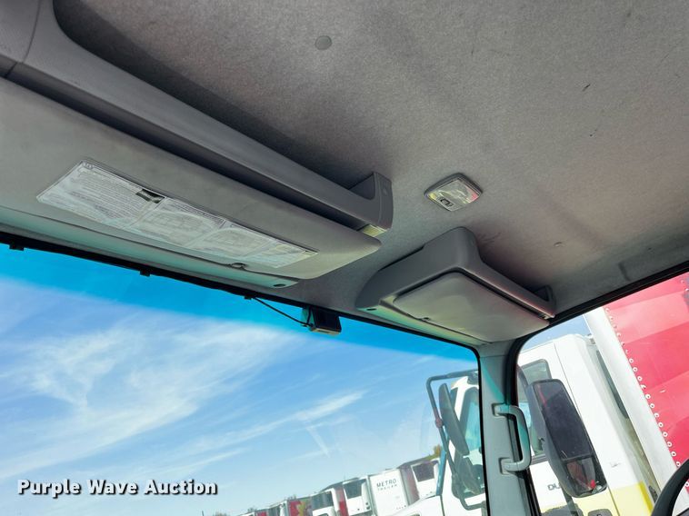 image for item DH8593 2013 Isuzu NRR box truck