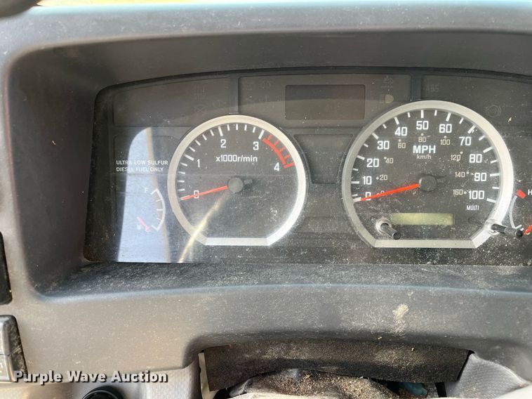 image for item DH8593 2013 Isuzu NRR box truck