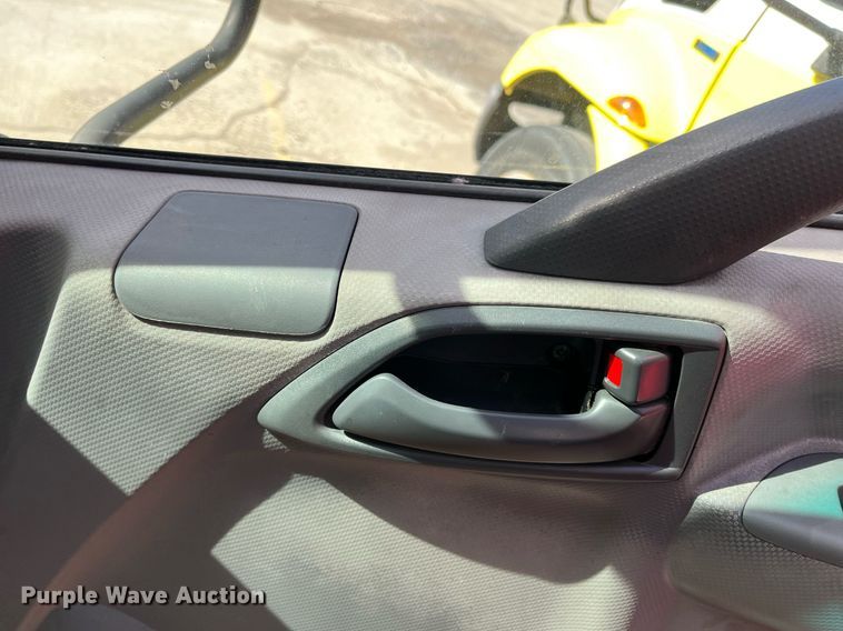 image for item DH8593 2013 Isuzu NRR box truck