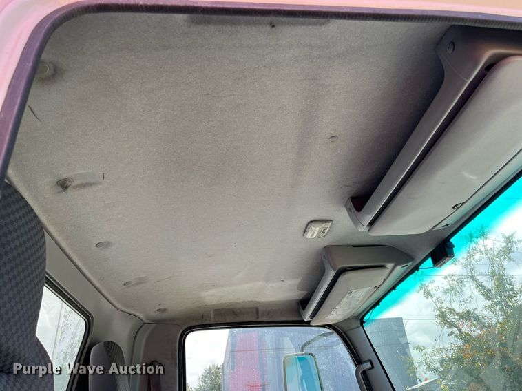 image for item DH8593 2013 Isuzu NRR box truck