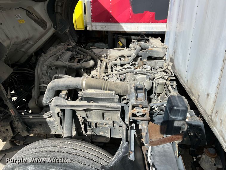 image for item DH8593 2013 Isuzu NRR box truck