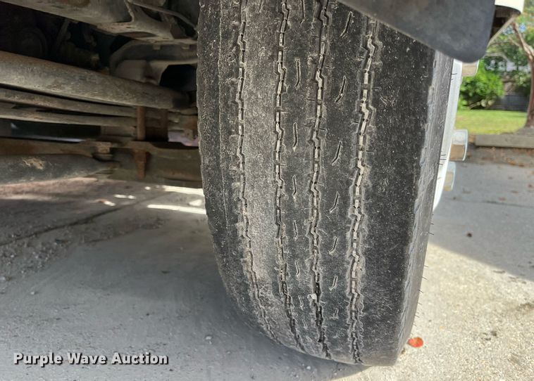 image for item DH8593 2013 Isuzu NRR box truck