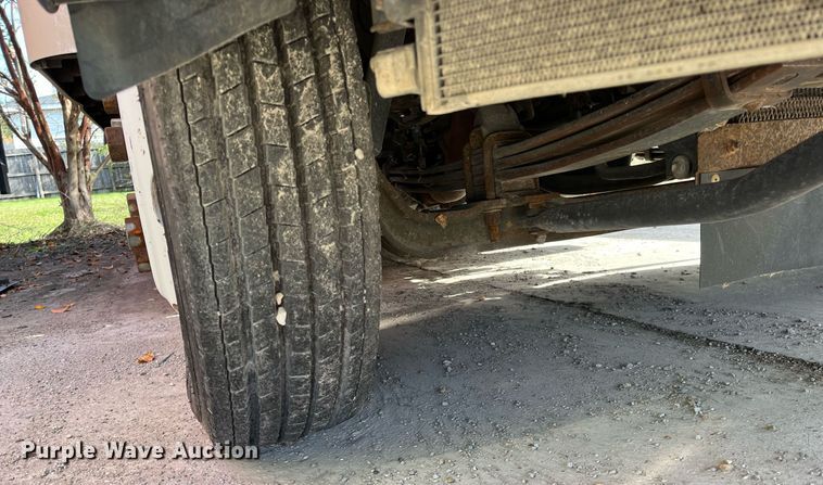 image for item DH8593 2013 Isuzu NRR box truck