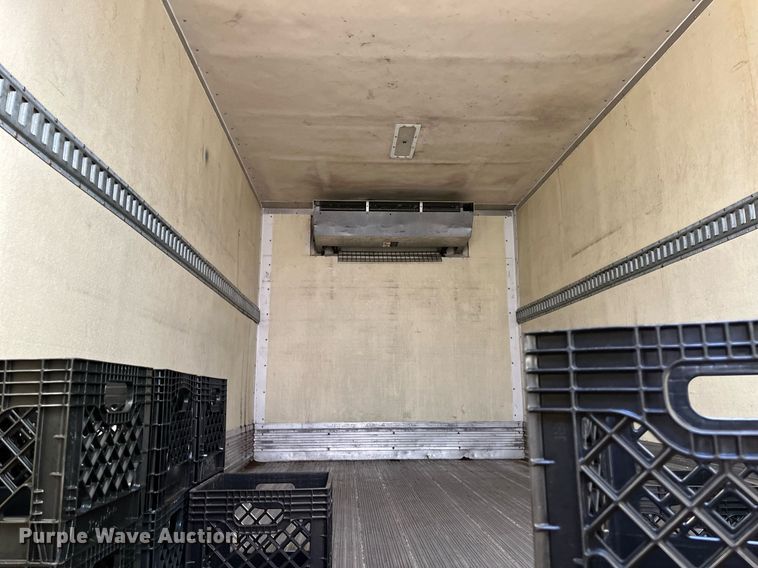 image for item DH8595 2013 Isuzu NRR refrigerated truck