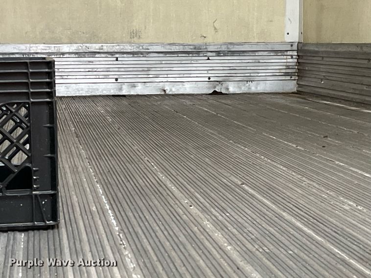 image for item DH8595 2013 Isuzu NRR refrigerated truck