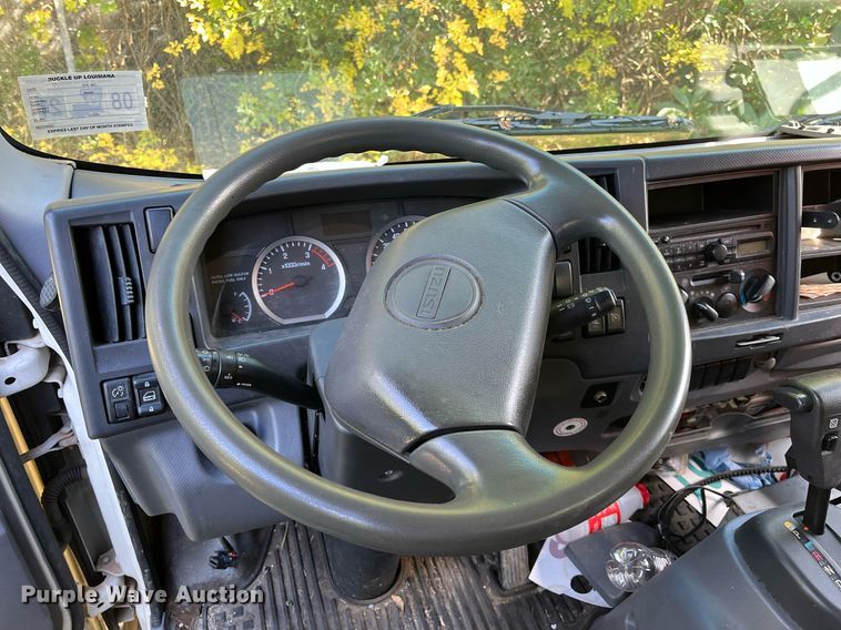 image for item DH8595 2013 Isuzu NRR refrigerated truck