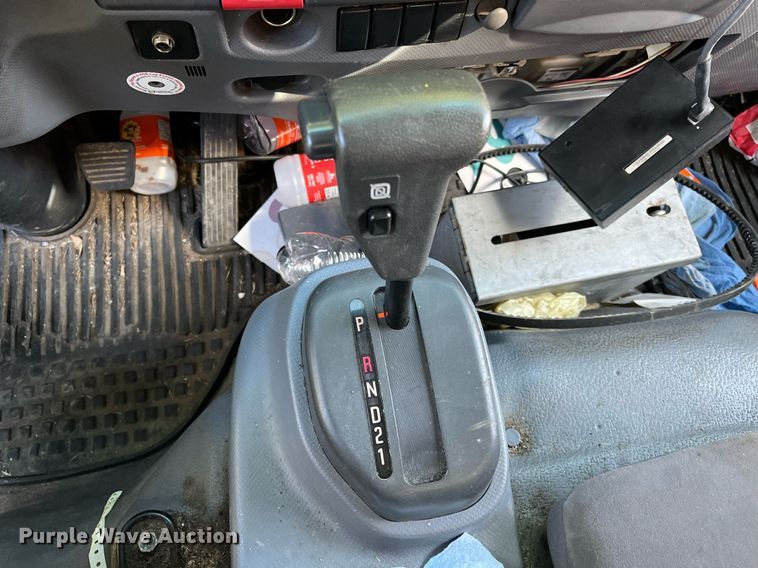 image for item DH8595 2013 Isuzu NRR refrigerated truck