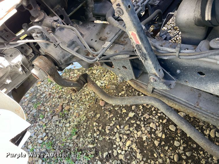 image for item DH8595 2013 Isuzu NRR refrigerated truck