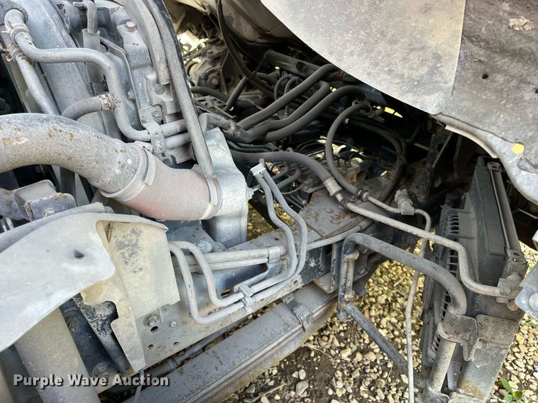 image for item DH8595 2013 Isuzu NRR refrigerated truck