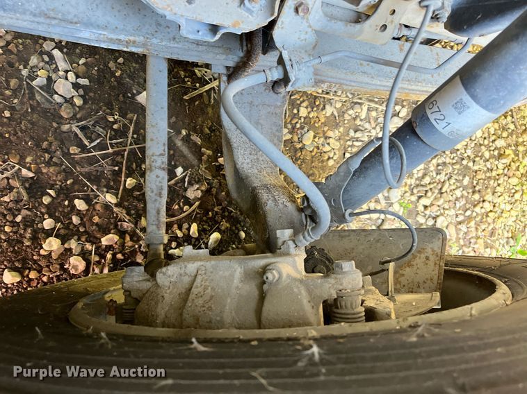 image for item DH8595 2013 Isuzu NRR refrigerated truck