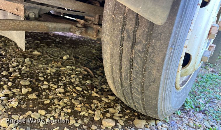 image for item DH8595 2013 Isuzu NRR refrigerated truck