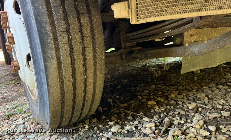 image for item DH8595 2013 Isuzu NRR refrigerated truck