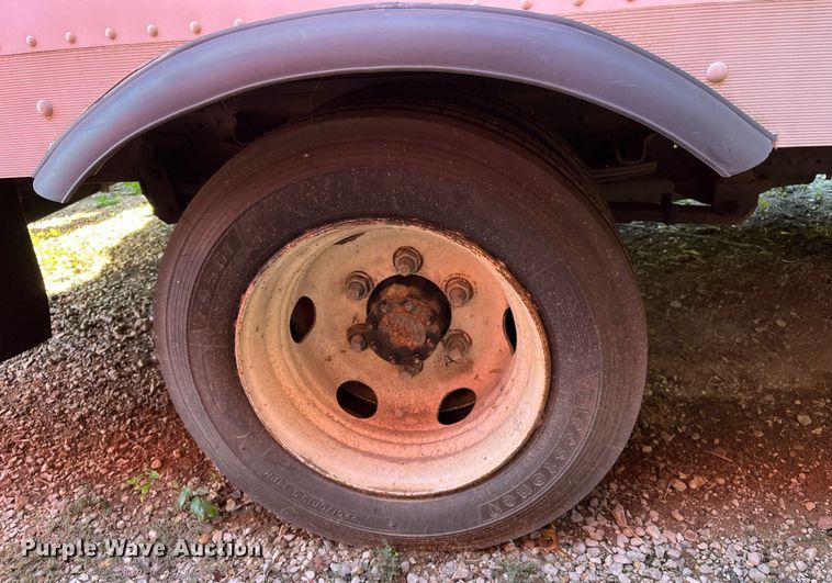 image for item DH8595 2013 Isuzu NRR refrigerated truck