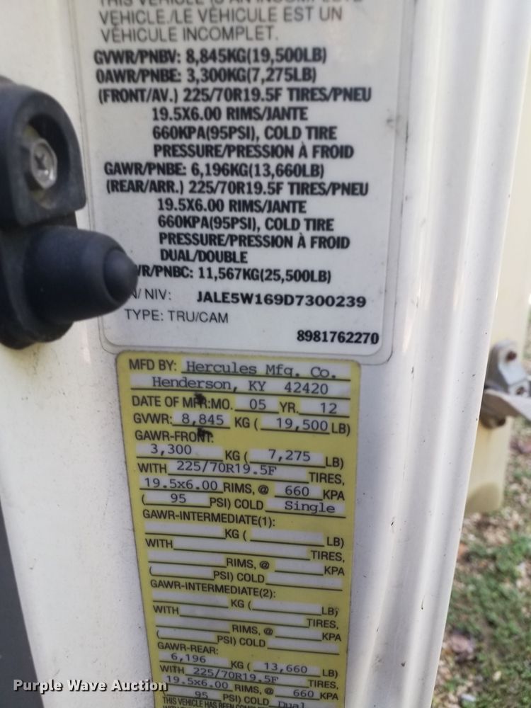 image for item DH8595 2013 Isuzu NRR refrigerated truck