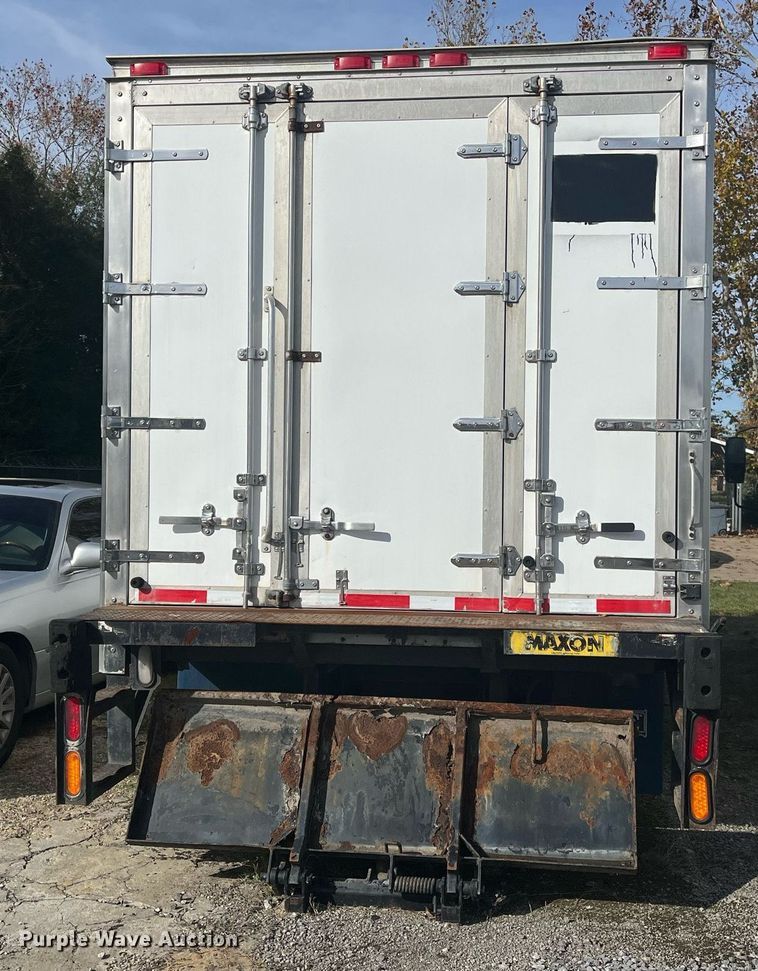 image for item DH8603 2013 Isuzu NRR refrigerated truck