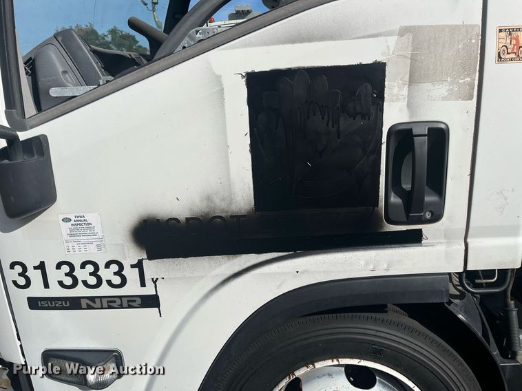 image for item DH8603 2013 Isuzu NRR refrigerated truck