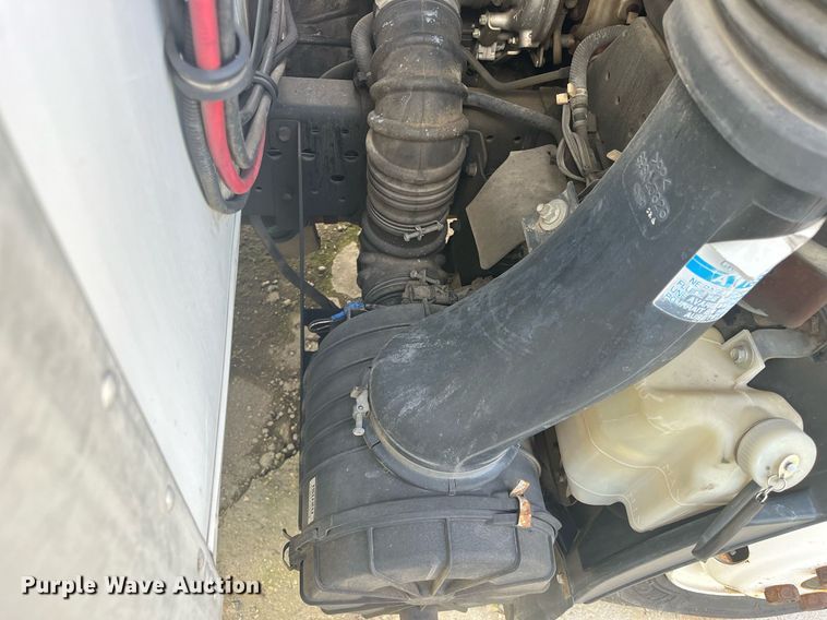 image for item DH8603 2013 Isuzu NRR refrigerated truck