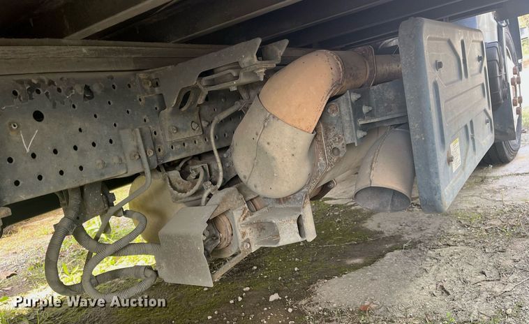 image for item DH8603 2013 Isuzu NRR refrigerated truck