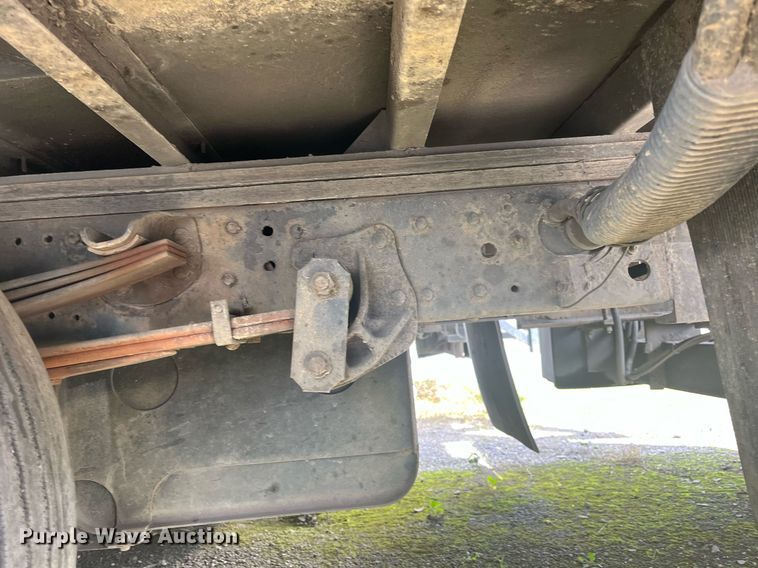 image for item DH8603 2013 Isuzu NRR refrigerated truck