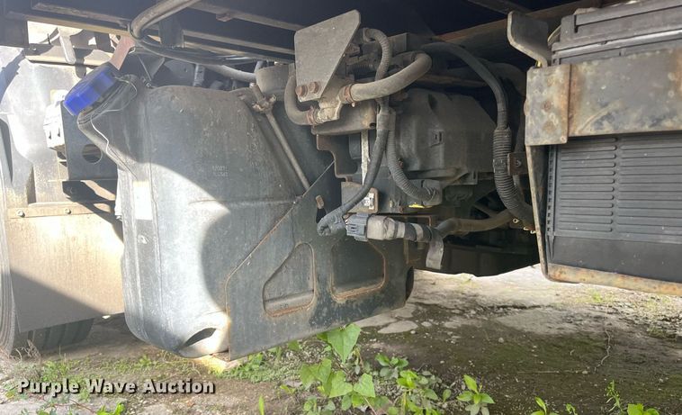 image for item DH8603 2013 Isuzu NRR refrigerated truck