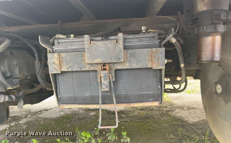 image for item DH8603 2013 Isuzu NRR refrigerated truck