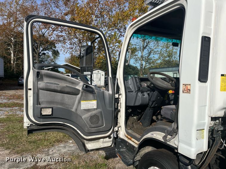 image for item DH8603 2013 Isuzu NRR refrigerated truck