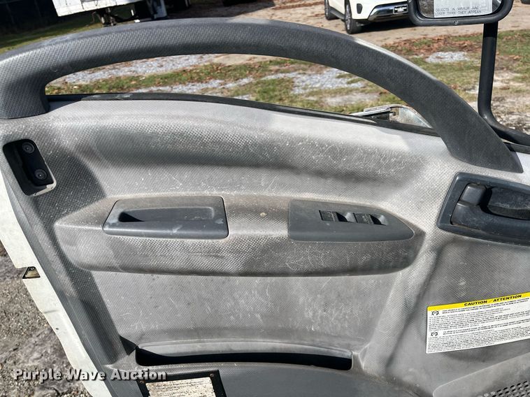 image for item DH8603 2013 Isuzu NRR refrigerated truck