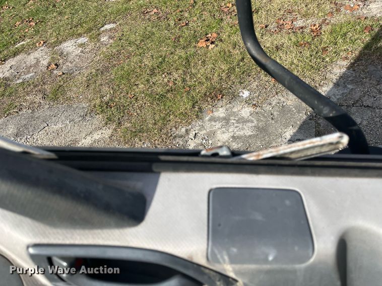 image for item DH8603 2013 Isuzu NRR refrigerated truck