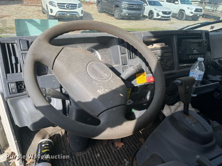 image for item DH8603 2013 Isuzu NRR refrigerated truck