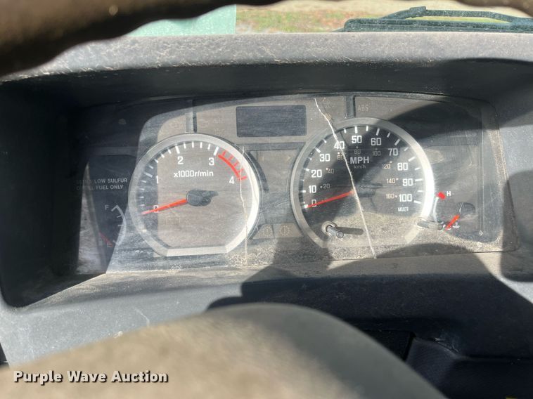 image for item DH8603 2013 Isuzu NRR refrigerated truck