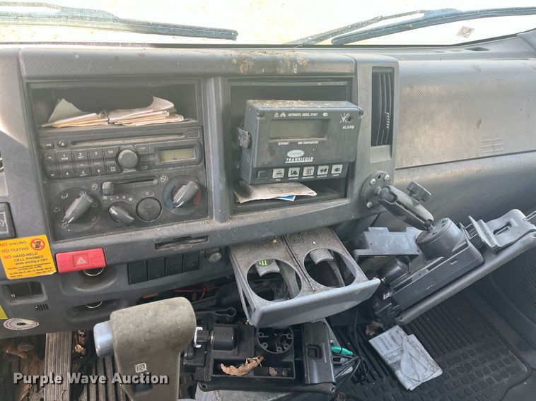 image for item DH8603 2013 Isuzu NRR refrigerated truck