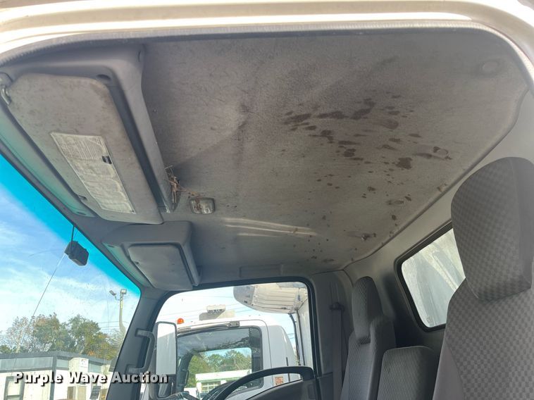 image for item DH8603 2013 Isuzu NRR refrigerated truck