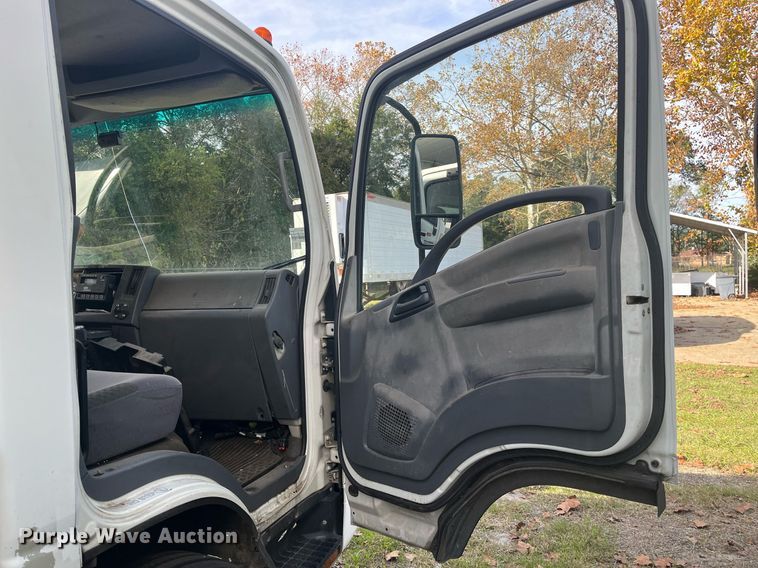 image for item DH8603 2013 Isuzu NRR refrigerated truck