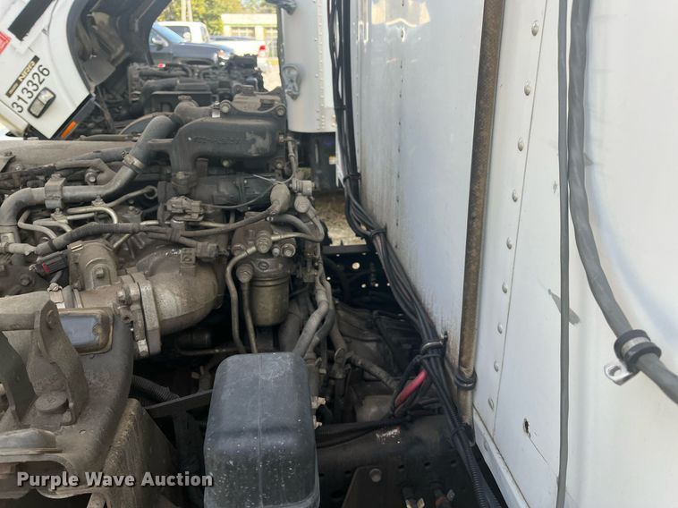 image for item DH8603 2013 Isuzu NRR refrigerated truck