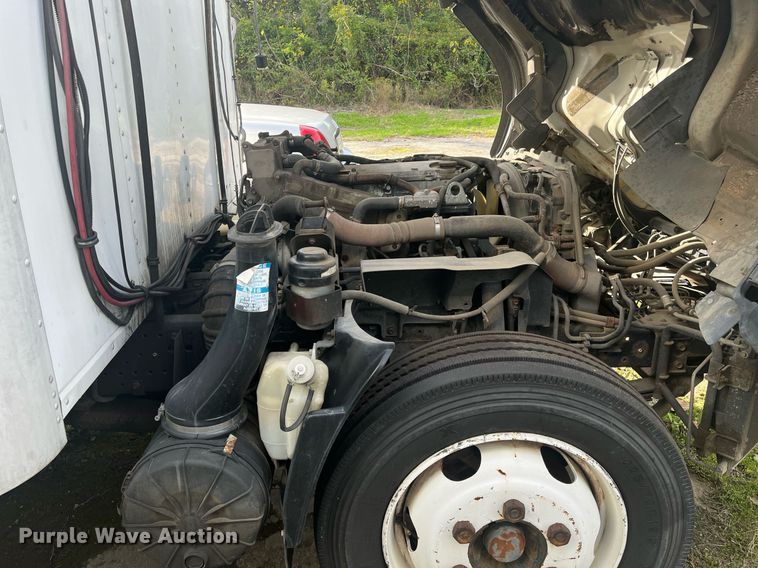 image for item DH8603 2013 Isuzu NRR refrigerated truck