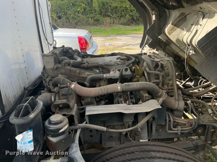 image for item DH8603 2013 Isuzu NRR refrigerated truck